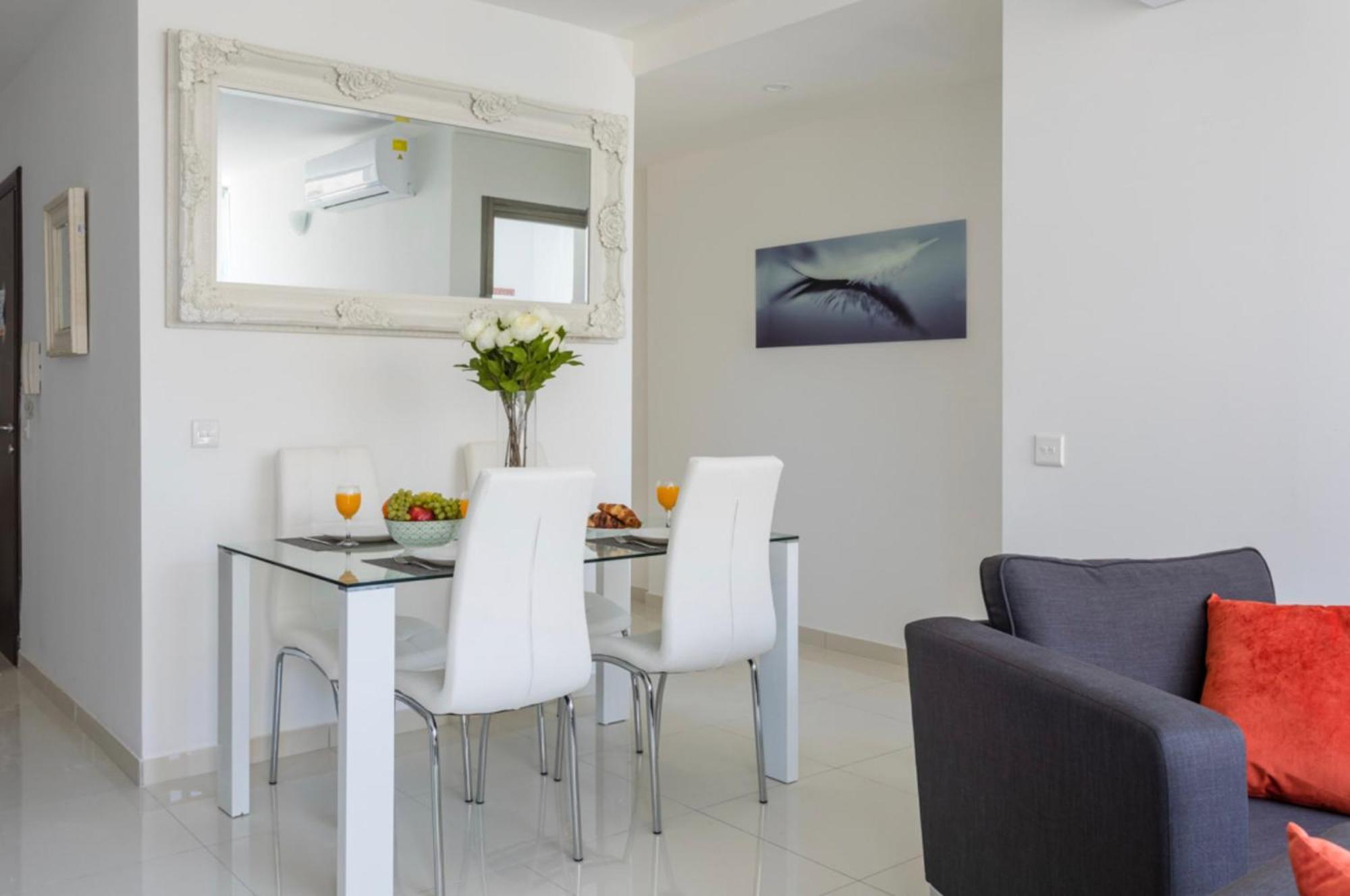 Saint Julian - Lovely Apartment With Terrace - Cityapartmentstay Saint Julian's Bagian luar foto
